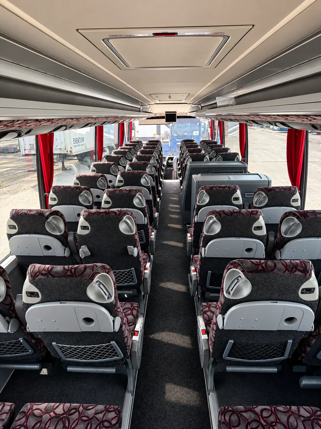 Sitzplätze im Reisebus – hinterer Bereich