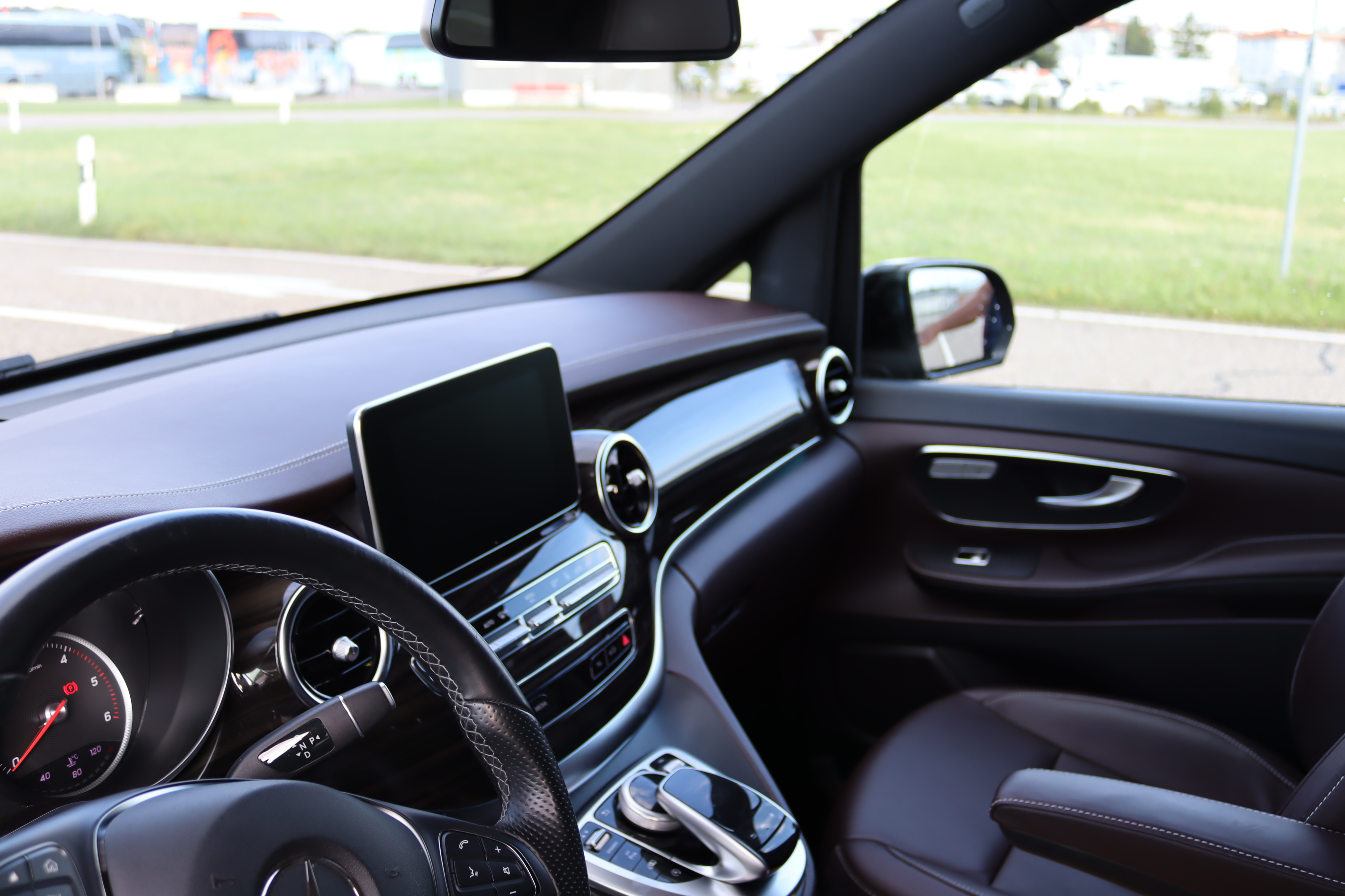 Mercedes V-Klasse Innenraum und Komfort für Chauffeur Service